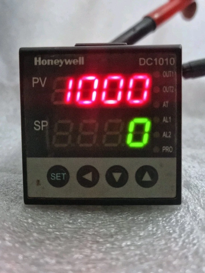 *1 PCS* Honeywell DC1010 DC1010CT-000000-E Temperature Controller Ac 85-265V